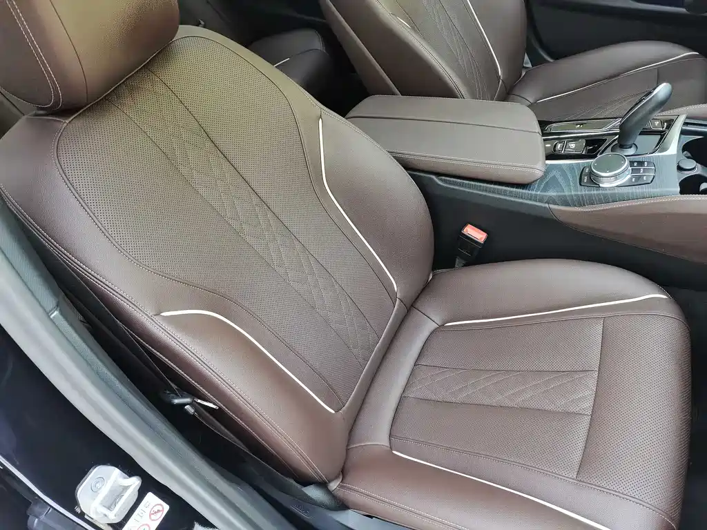 BMW 5 Series 2022 — фото 16