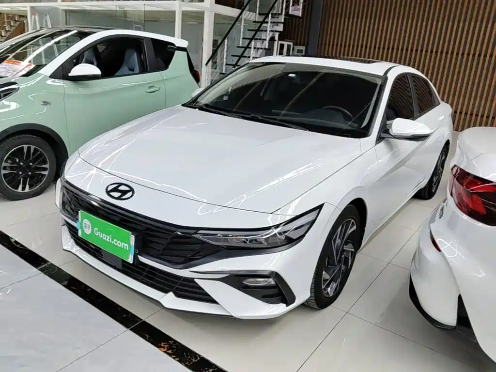 Hyundai Elantra 2024