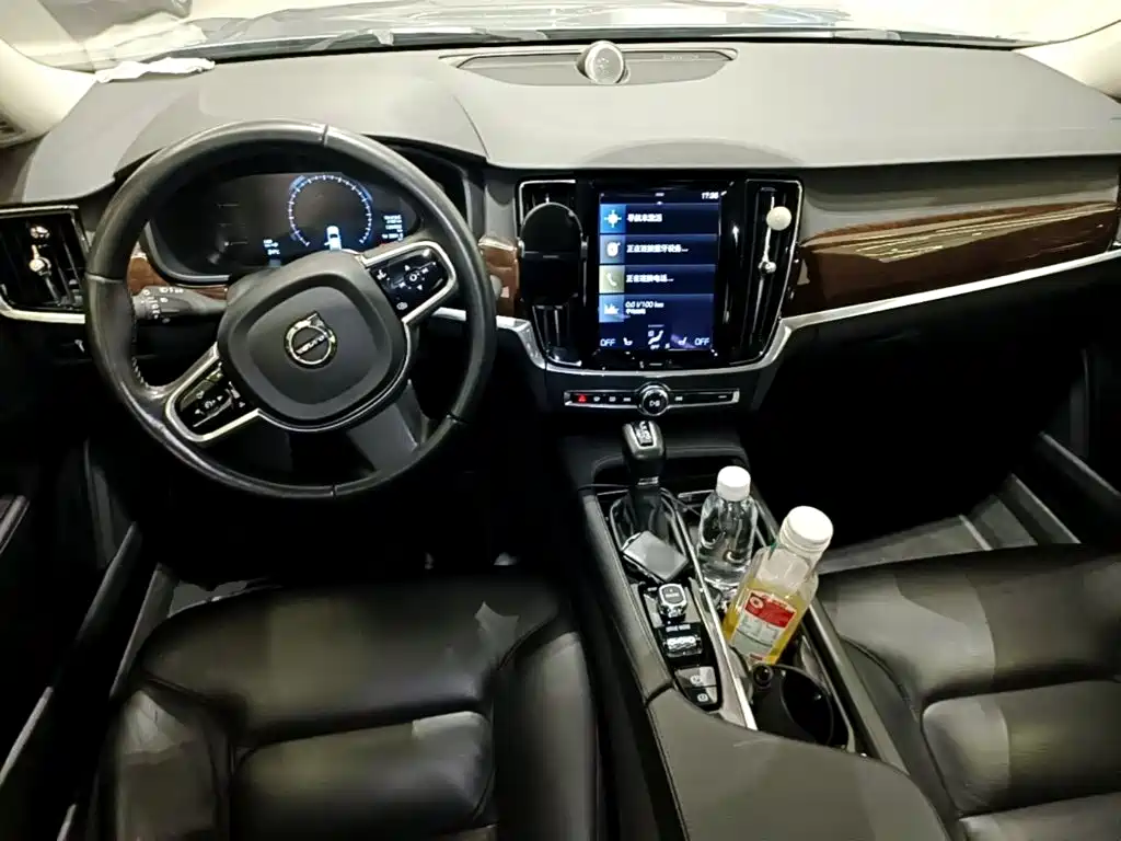 Volvo S90 2017 — фото 10