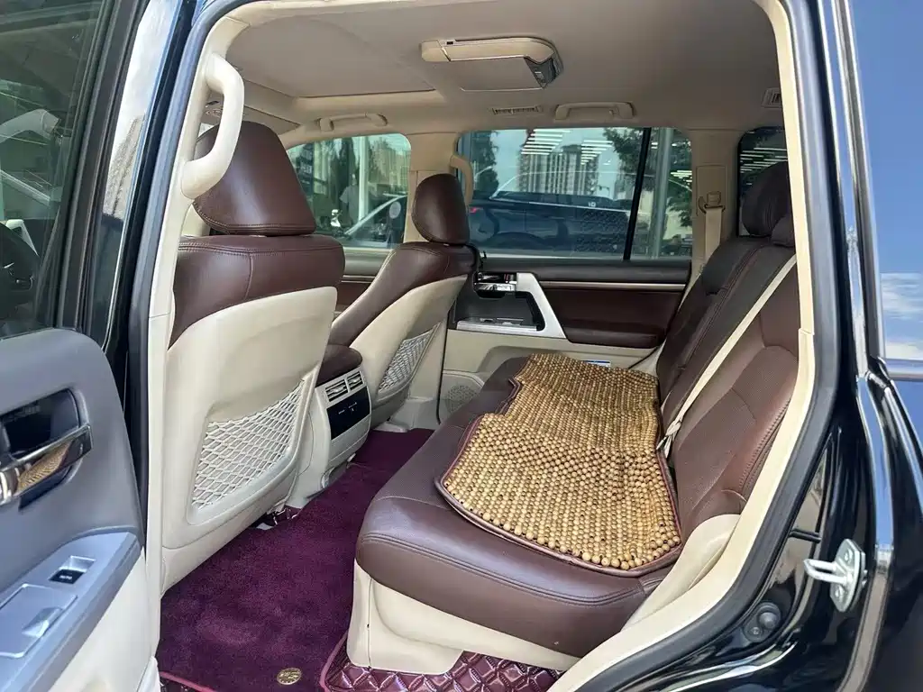 Toyota Land Cruiser 2019 — фото 8