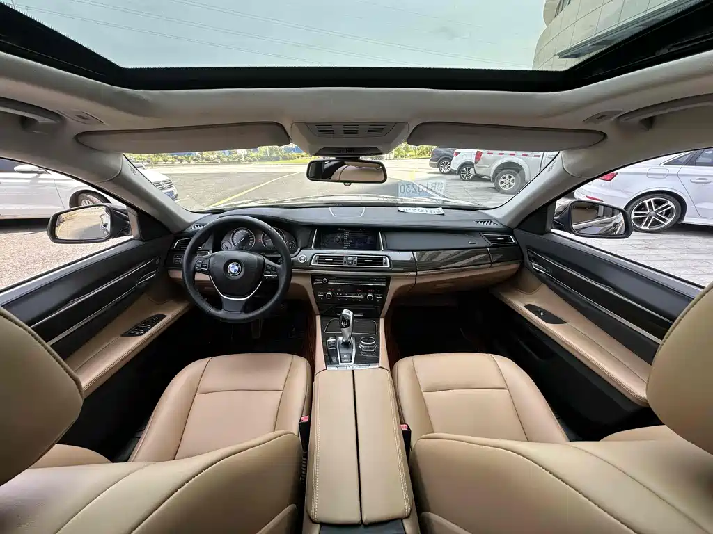 BMW 7 Series 2013 — фото 6