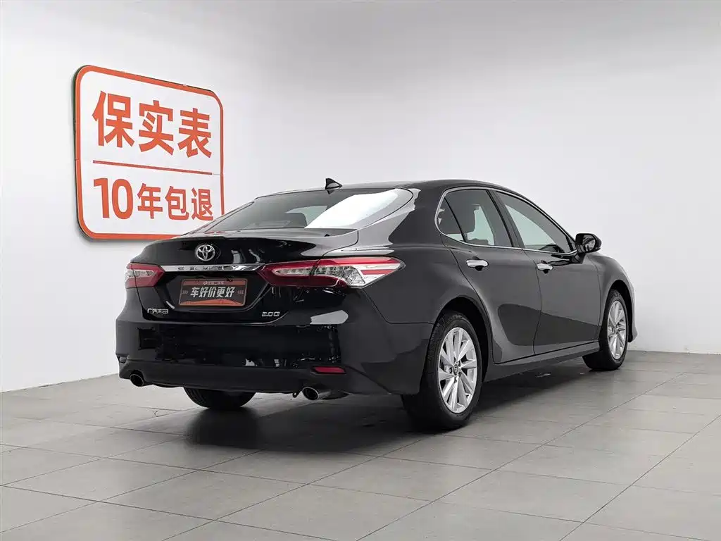 Toyota Camry 2023 — фото 2
