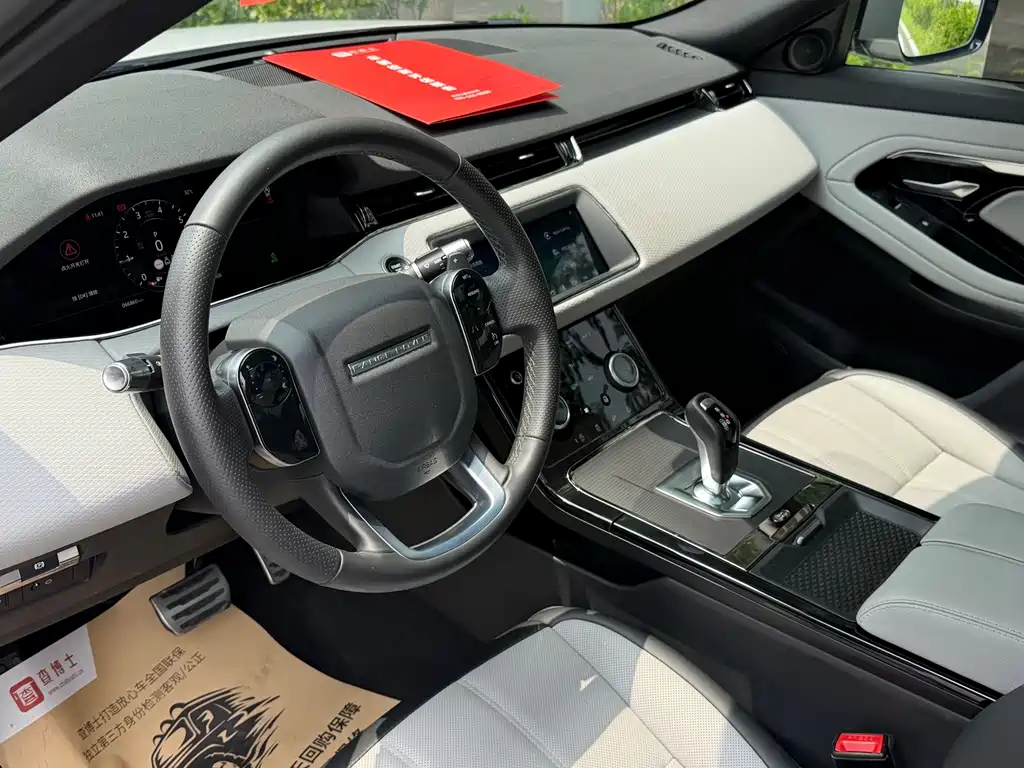 Land Rover Evoque 2021 — фото 12