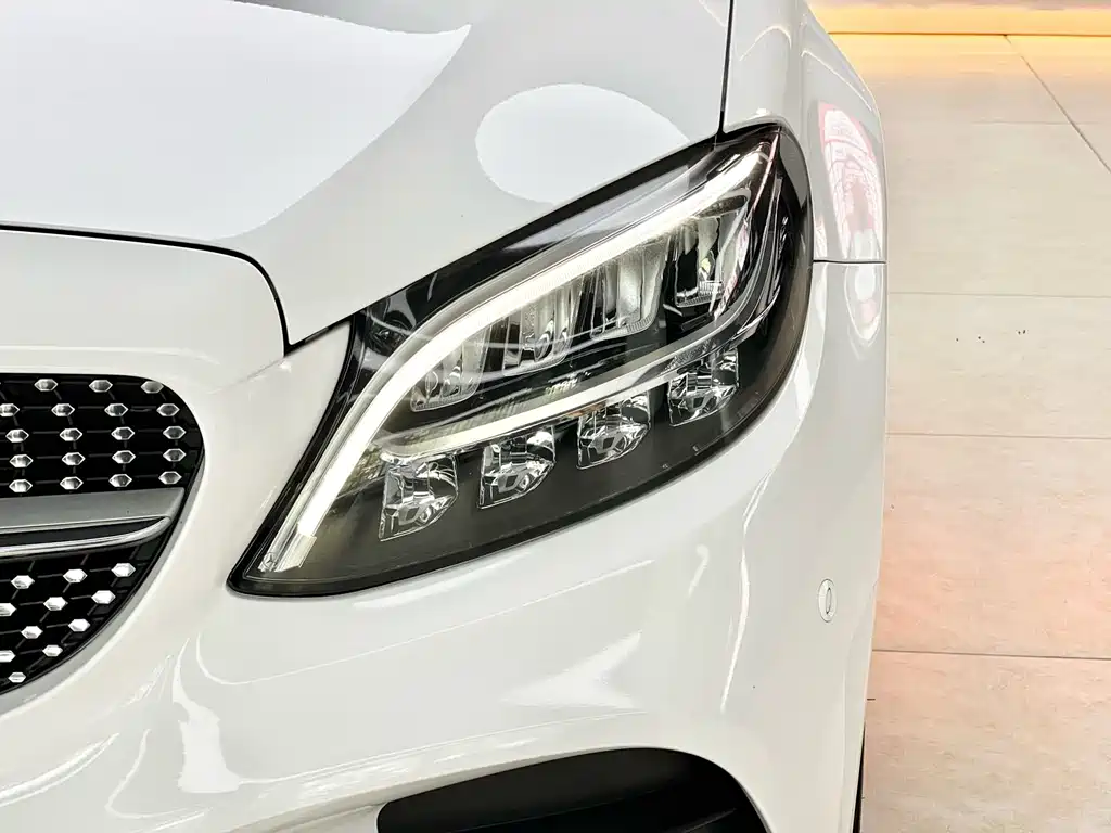 Mercedes-Benz C-Class 2020 — фото 17