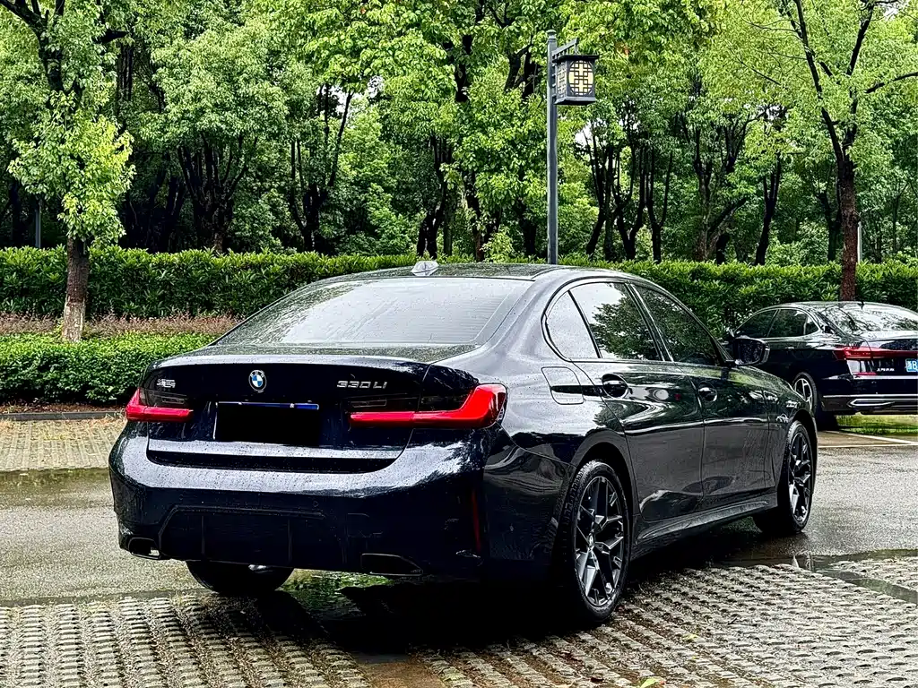 BMW 3 Series 2025 — фото 10