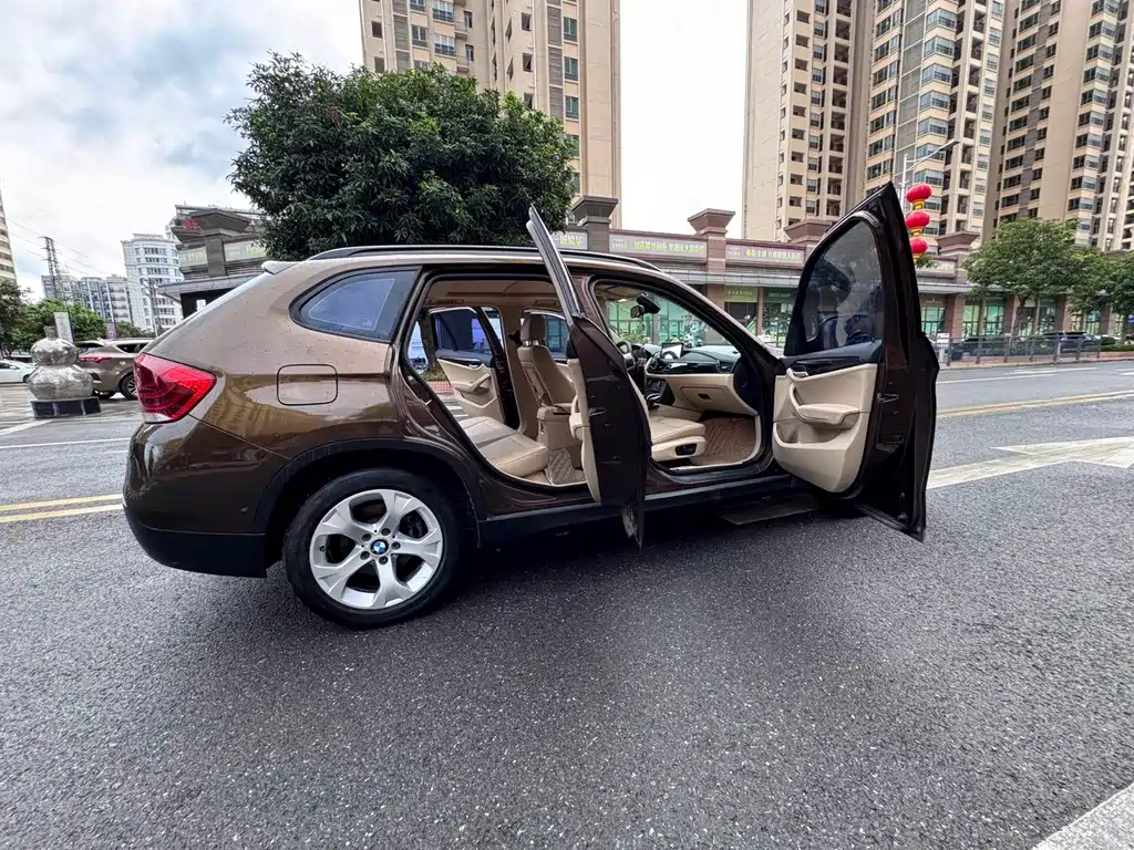 BMW X1 2011 — фото 10