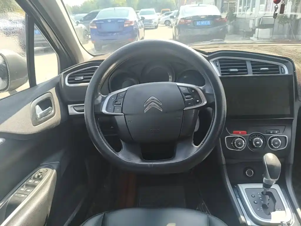 Citroën C4L 2015 — фото 11