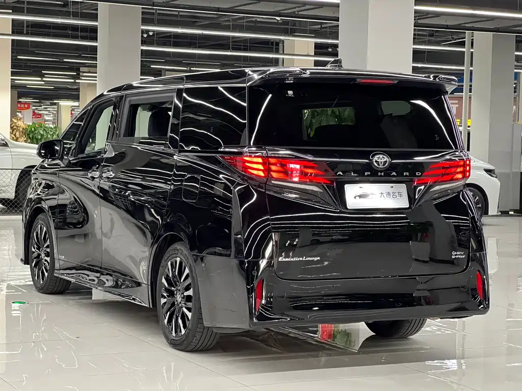 Toyota Alphard 2026 — фото 4