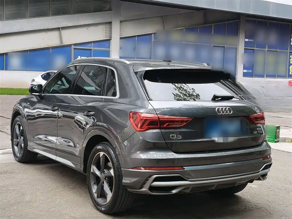 Audi Q3 2021 — фото 22