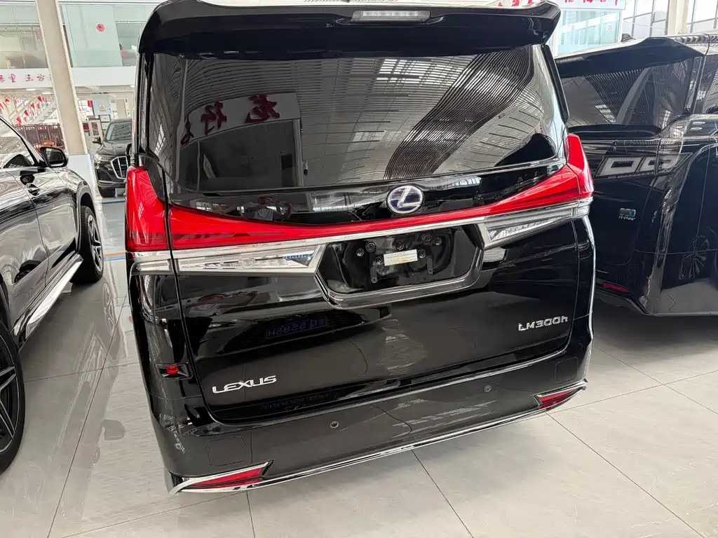 Lexus LM 2021