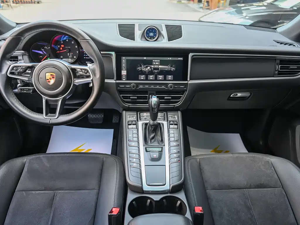 Porsche Macan 2019 — фото 11