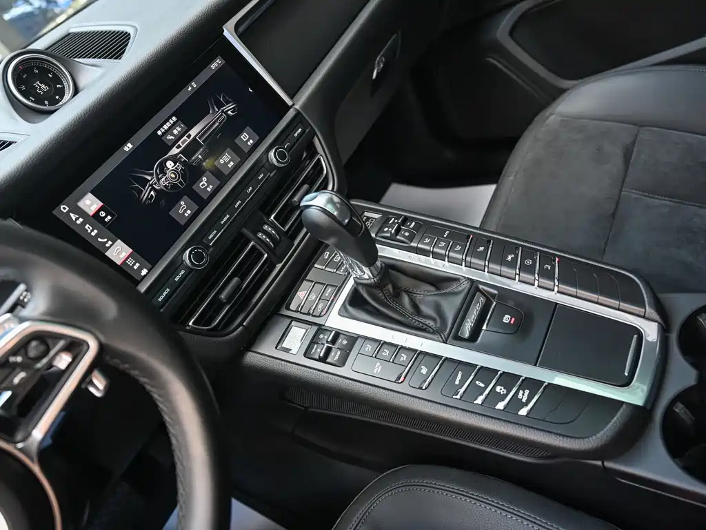 Porsche Macan 2019 — фото 13