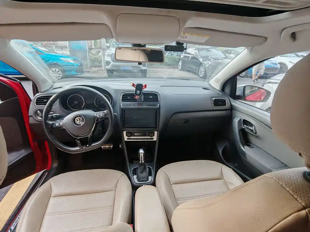 Volkswagen Polo 2015