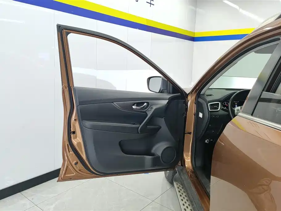 Nissan X-Trail 2015