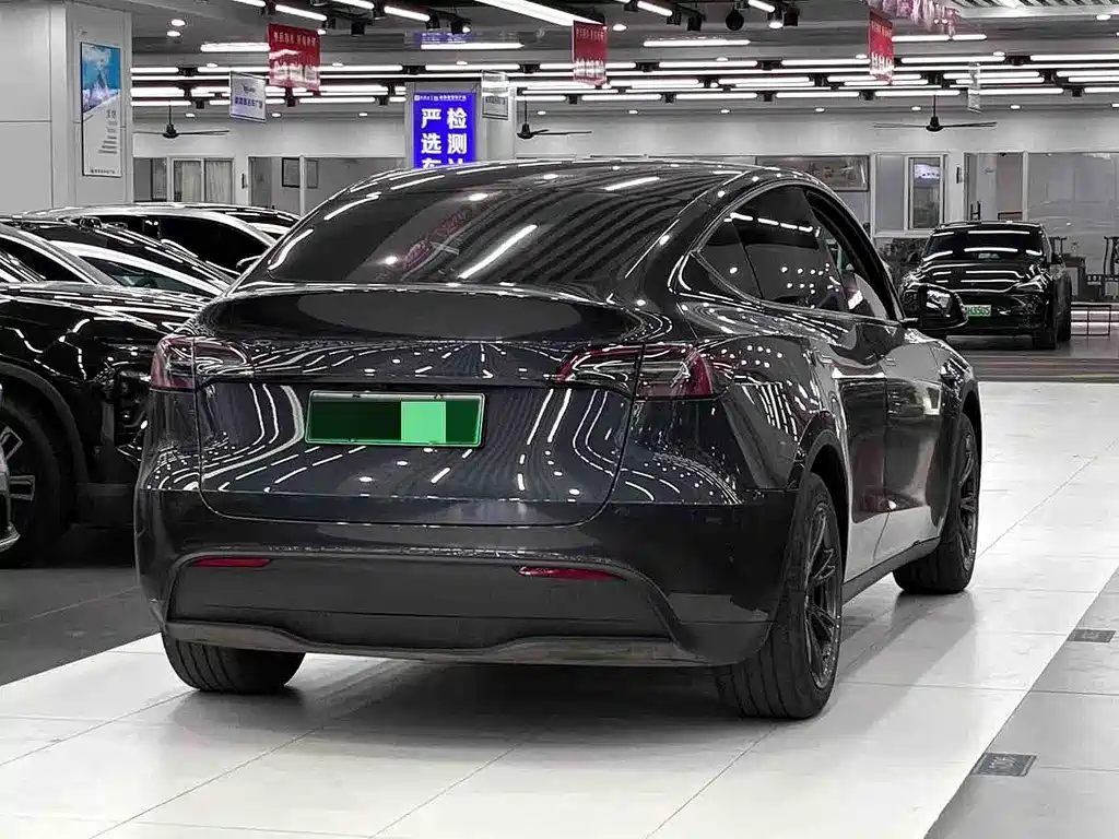 Tesla Model Y 2022 — фото 15