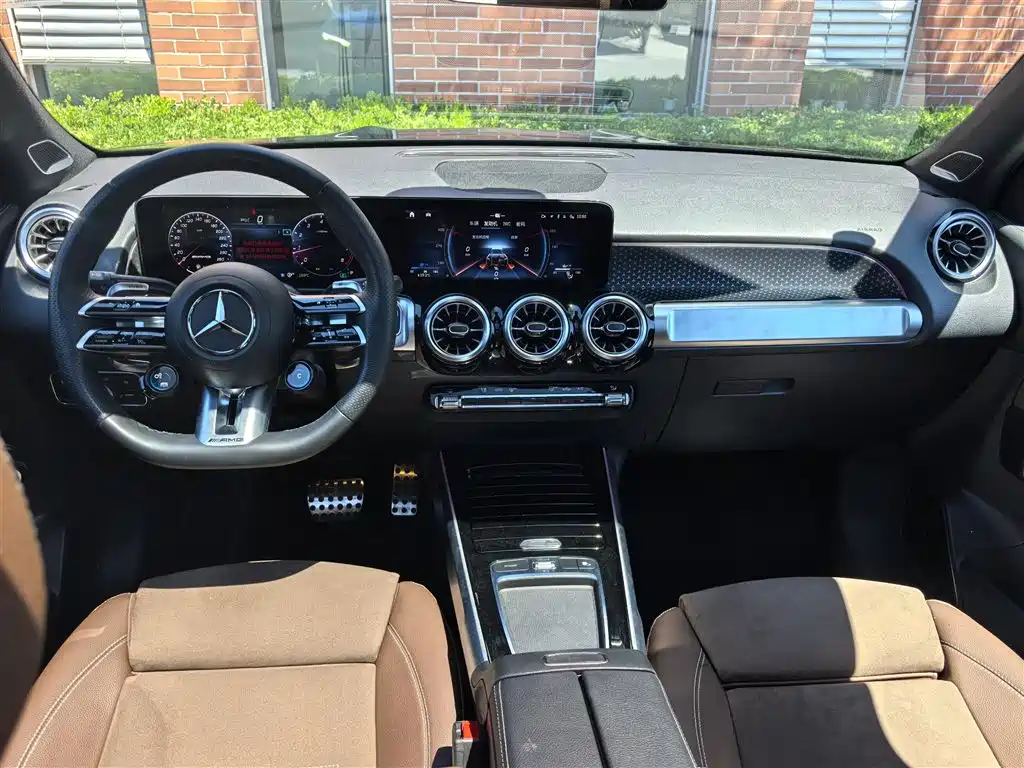 Mercedes-Benz GLB AMG 2025 — фото 6