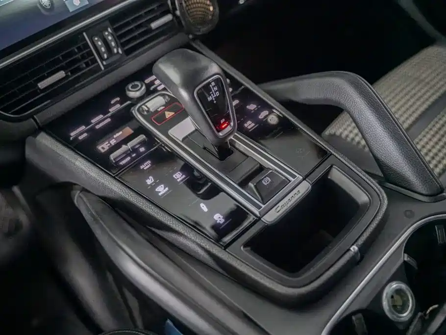 Porsche Cayenne 2019 — фото 17