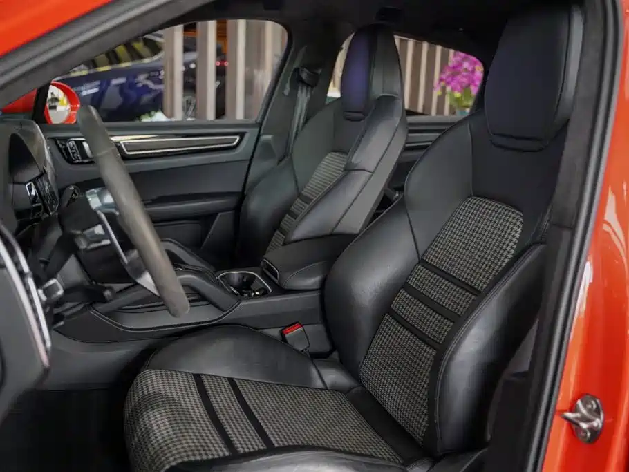 Porsche Cayenne 2019 — фото 12