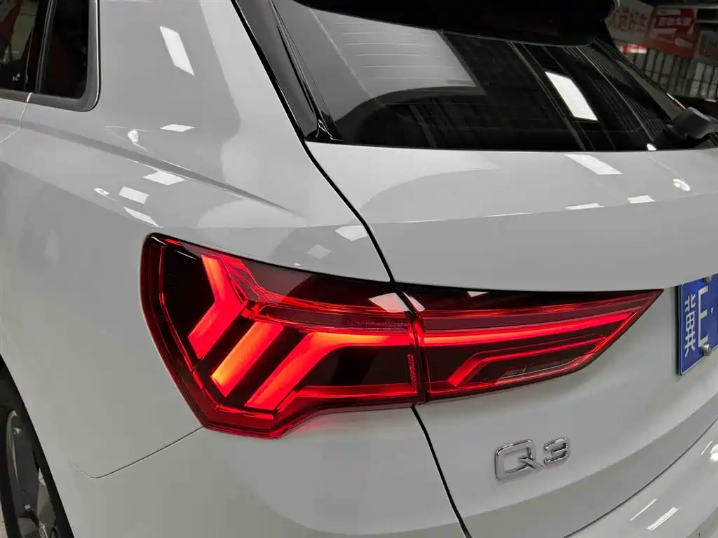 Audi Q3 2023 — фото 19