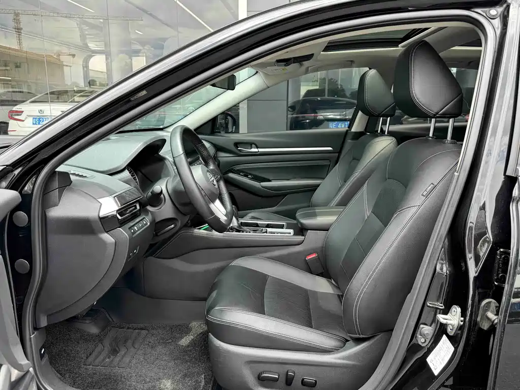 Nissan Teana 2024