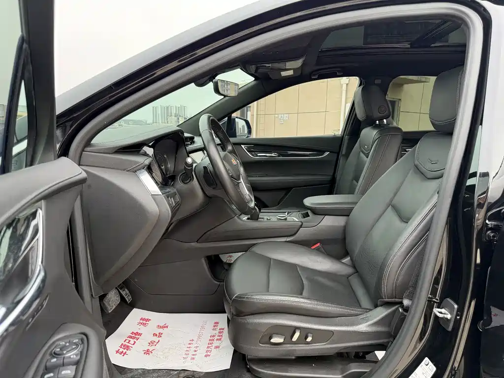 Cadillac XT5 2020 — фото 10