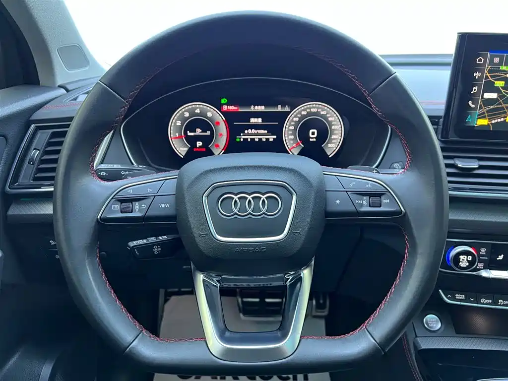 Audi Q5L 2022 — фото 11