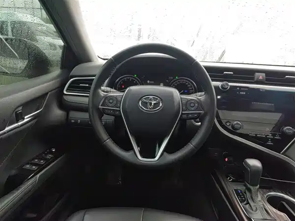 Toyota Camry 2019