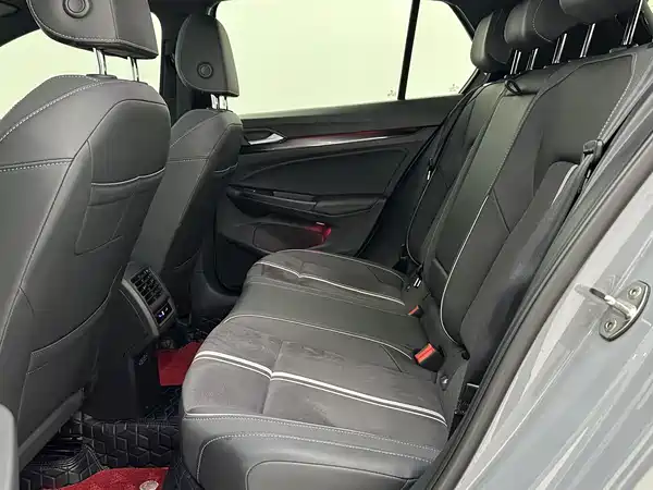 Volkswagen Golf 2024