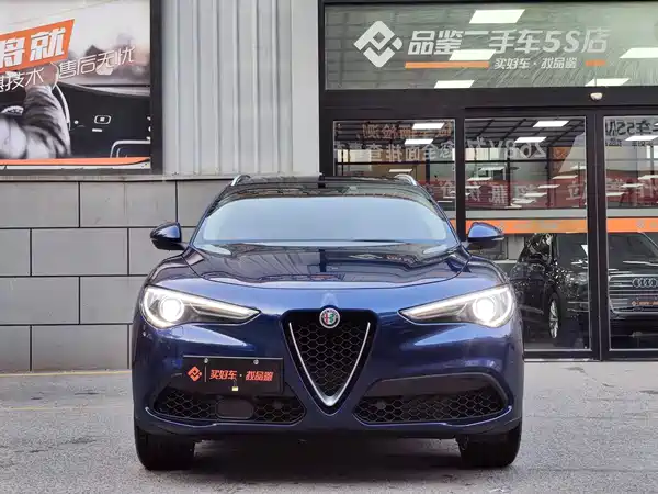 Alfa Romeo Stelvio 2017