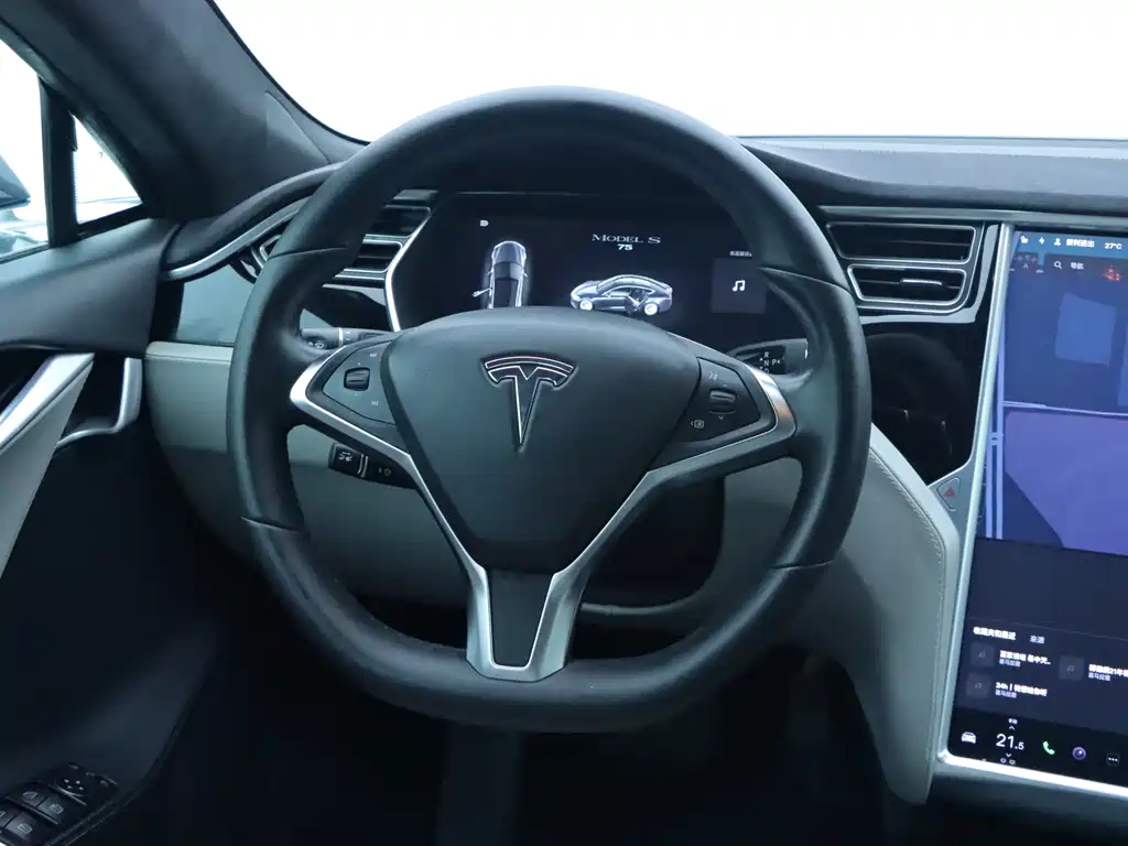 Tesla Model S 2016 — фото 16