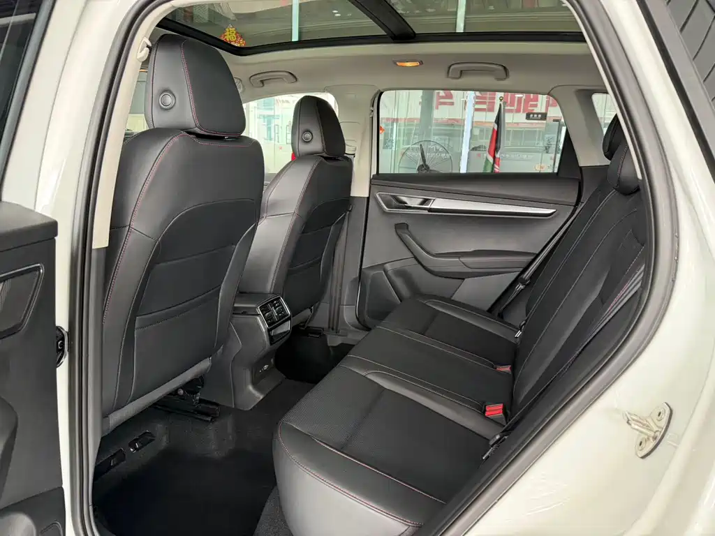 Skoda Karoq 2023 — фото 4