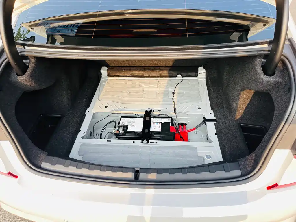 BMW 3 Series 2019 — фото 15