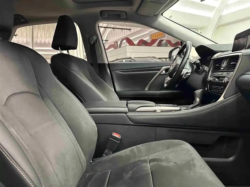 Lexus RX 2021 — фото 17