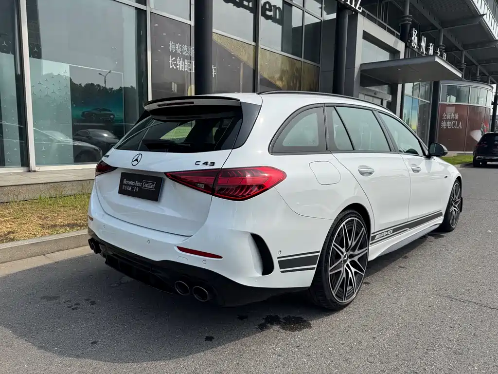 Mercedes-Benz C-Class AMG 2025 — фото 21