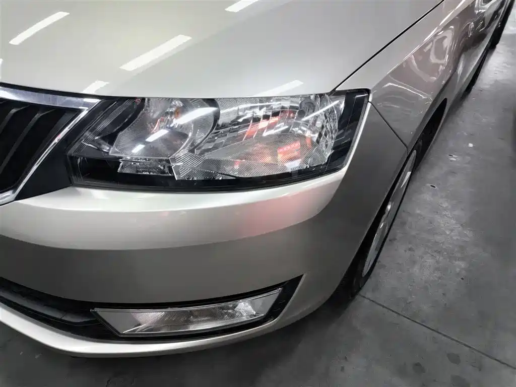 Skoda Rapid 2014 — фото 24