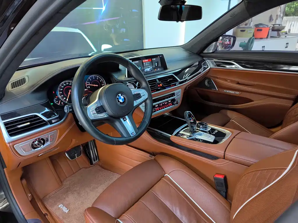 BMW 7 Series 2019 — фото 13