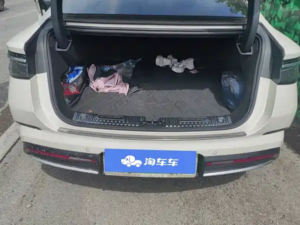 BYD Seal 07 DM-i 2024