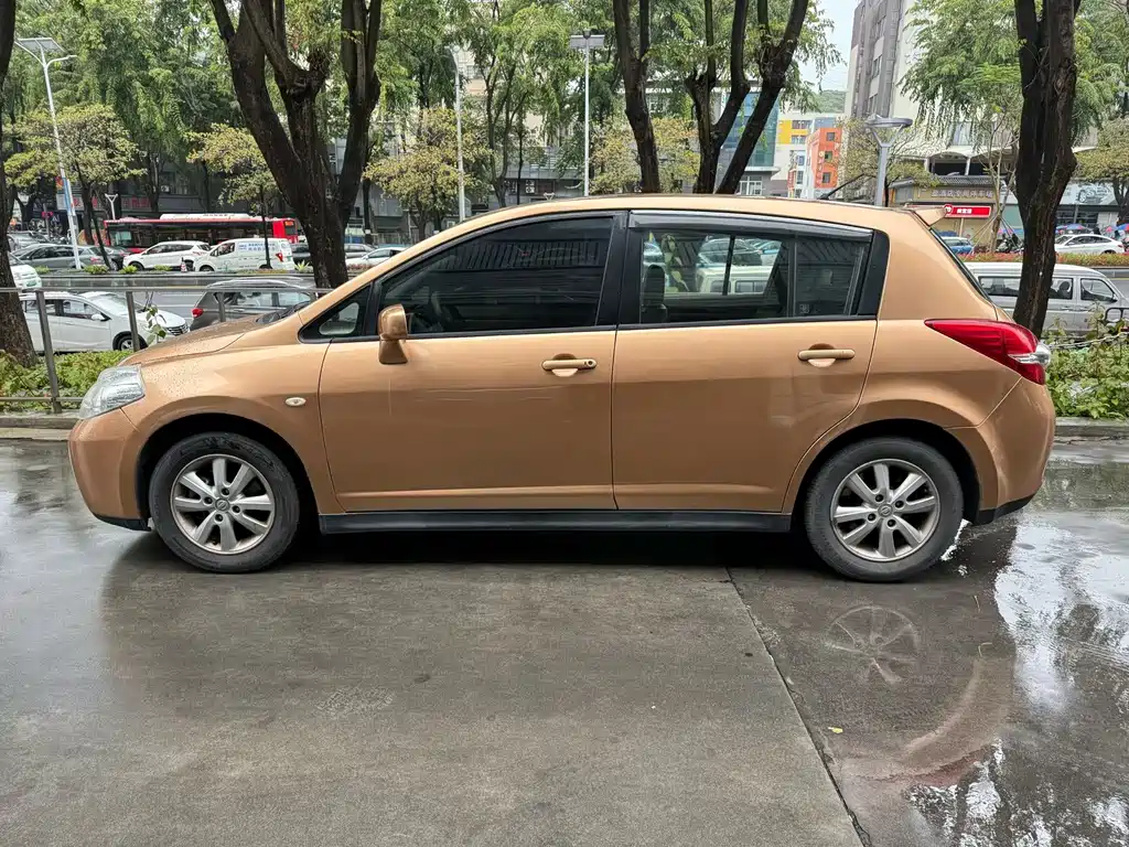 Nissan Tiida 2009