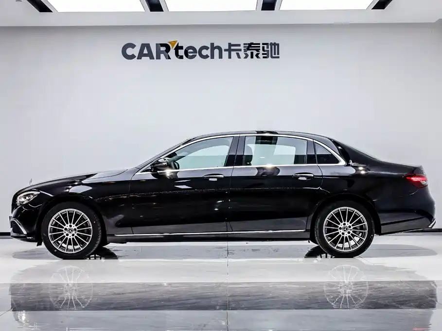 Mercedes-Benz E-Class 2022 — фото 3