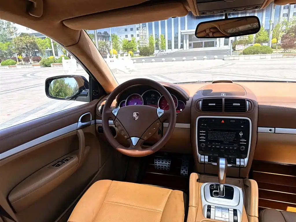 Porsche Cayenne 2010 — фото 14