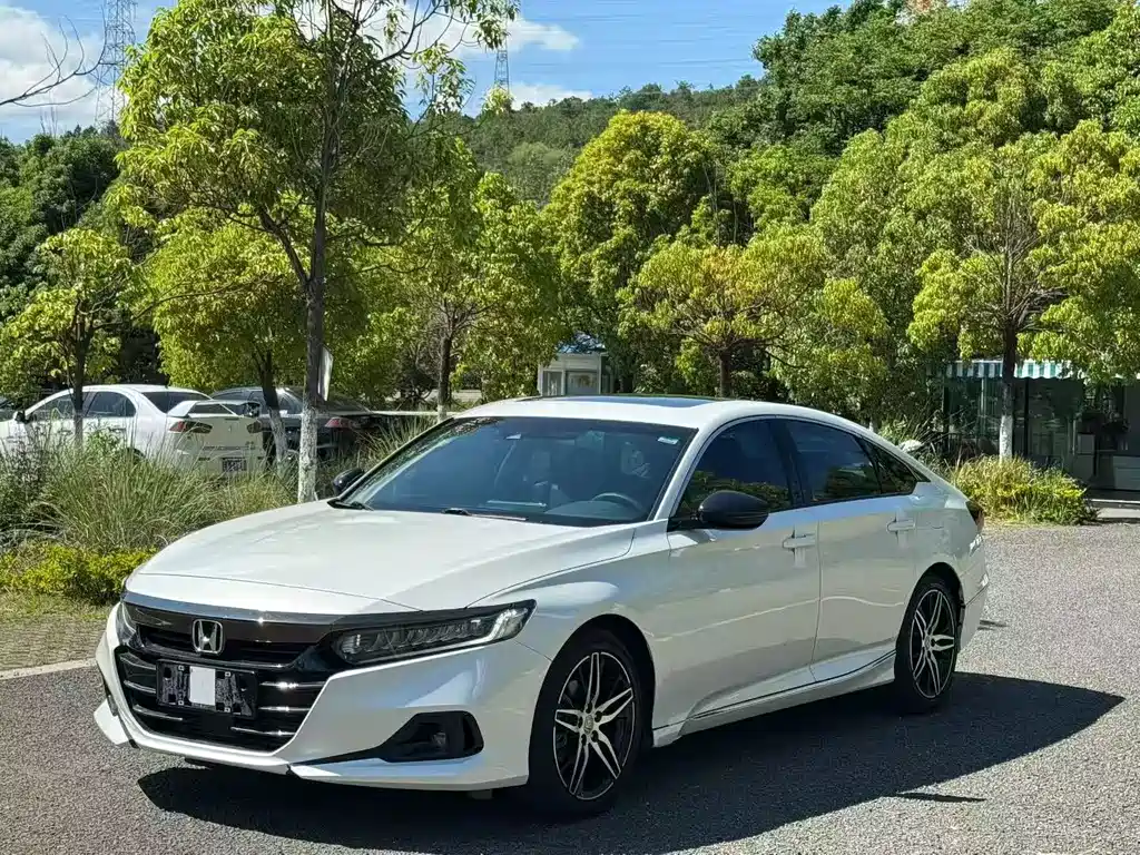 Honda Accord 2022 — фото 1