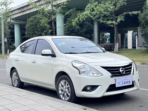 Nissan Sunny 2014
