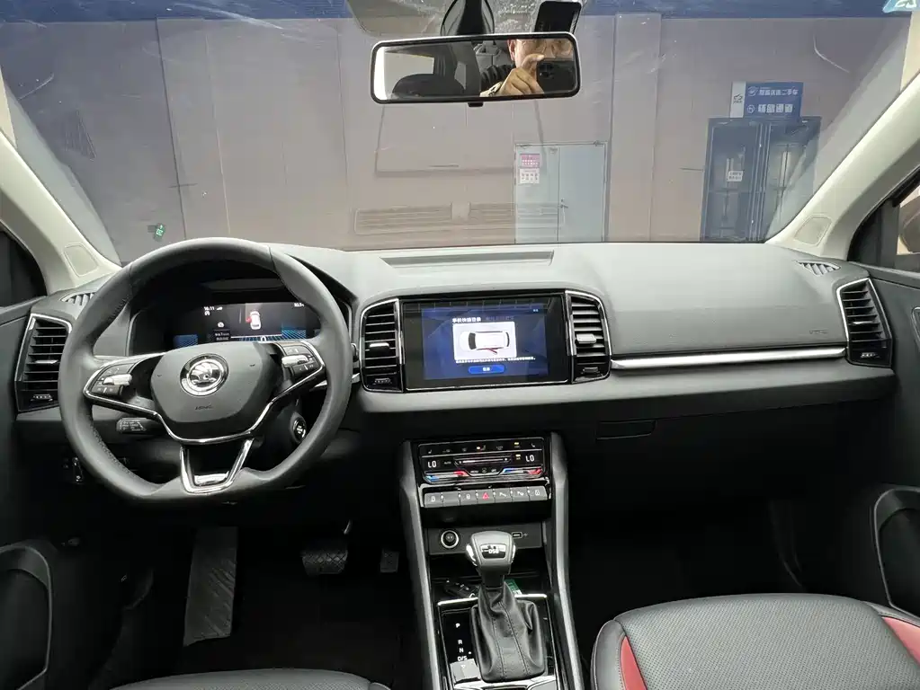 Skoda Karoq 2023 — фото 16