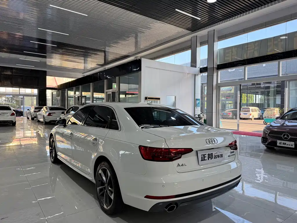 Audi A4L 2017