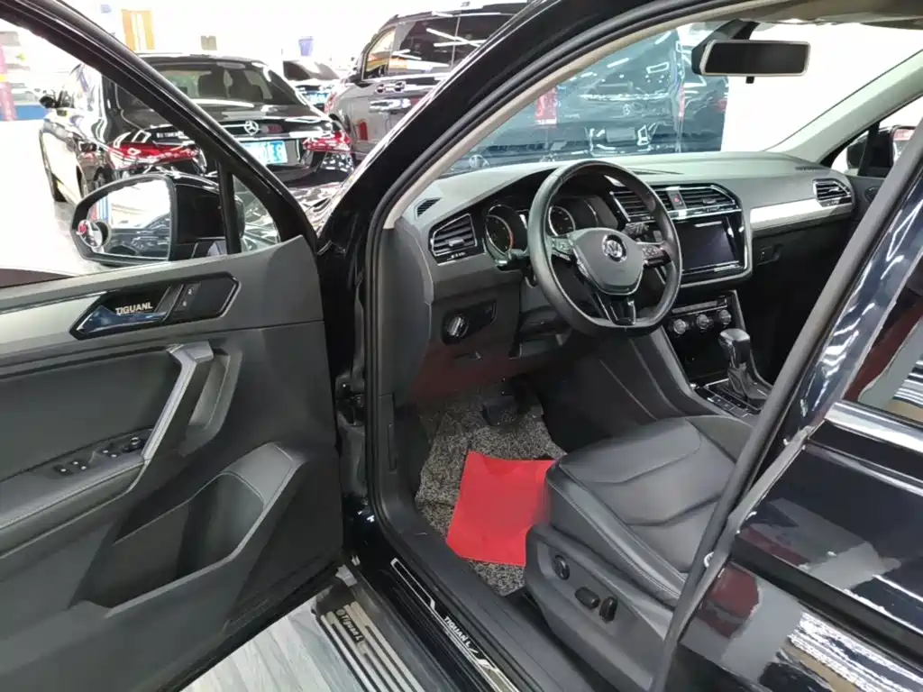 Volkswagen Tiguan L 2018 — фото 16