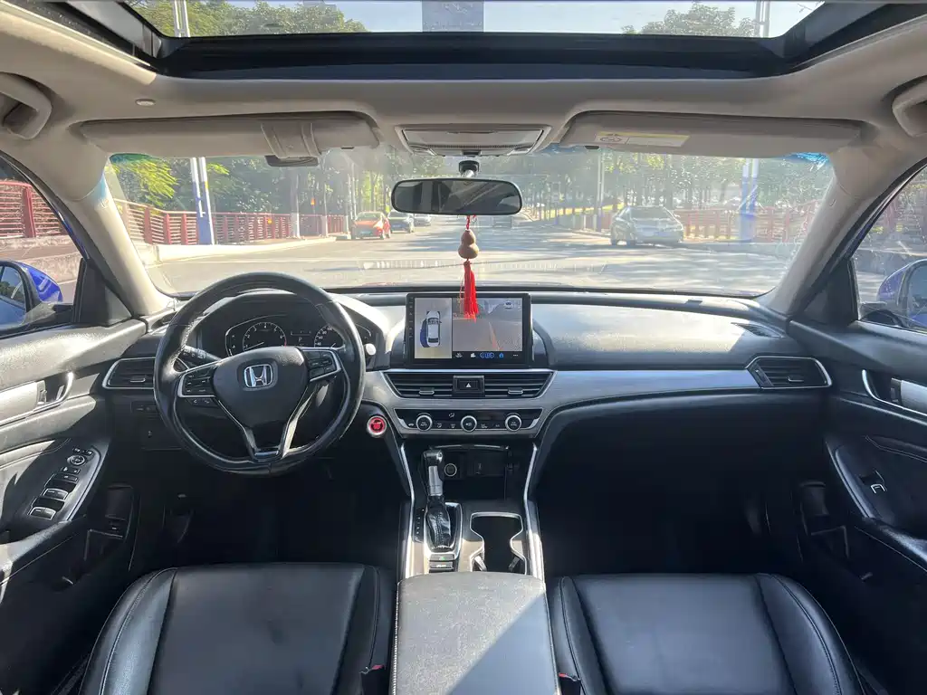 Honda Accord 2019 — фото 11