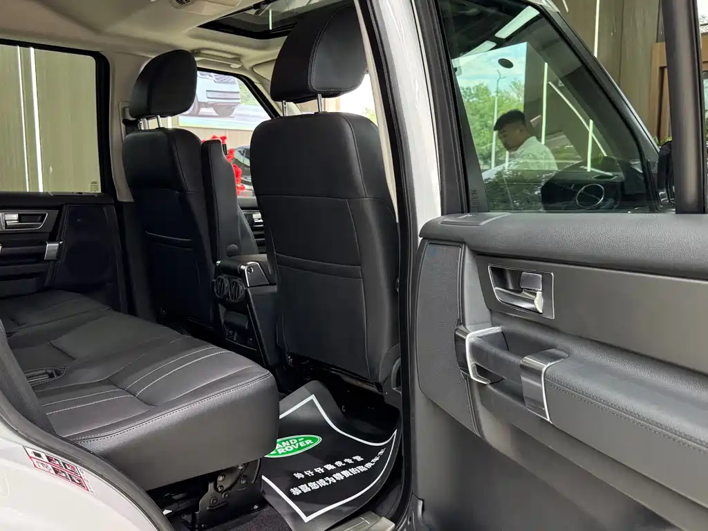 Land Rover Discovery 2019 — фото 9