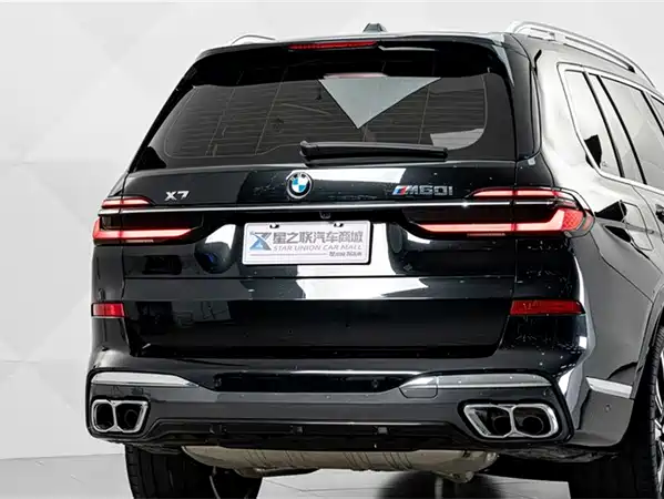 BMW X7 M60i 2025