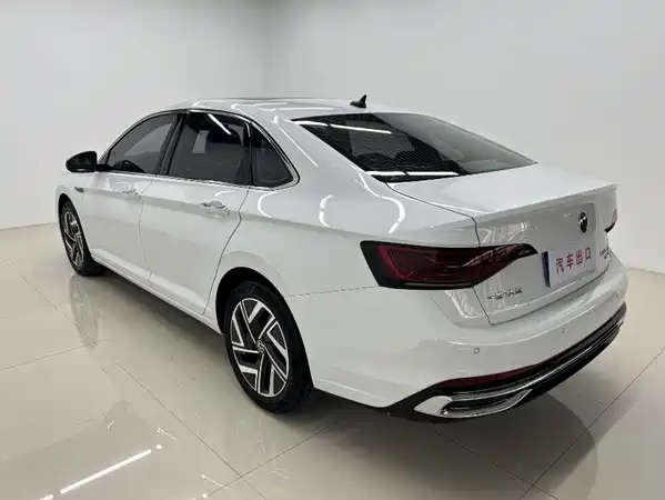 Volkswagen Sagitar 2022