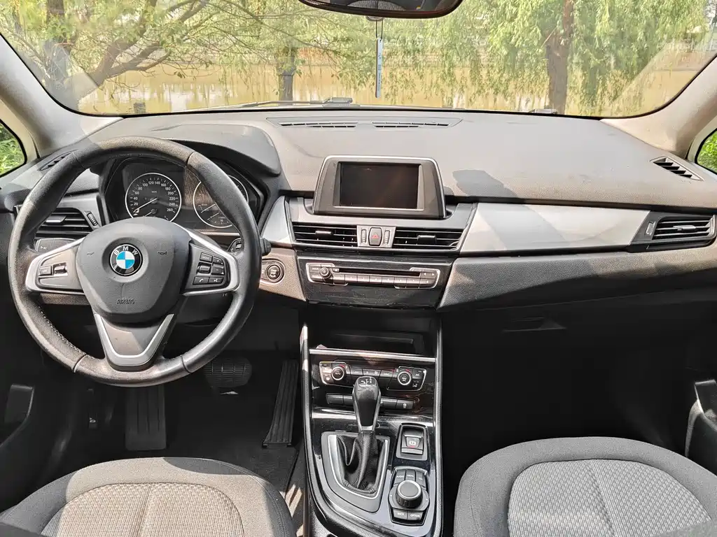 BMW 2 Series Gran Tourer 2017 — фото 18
